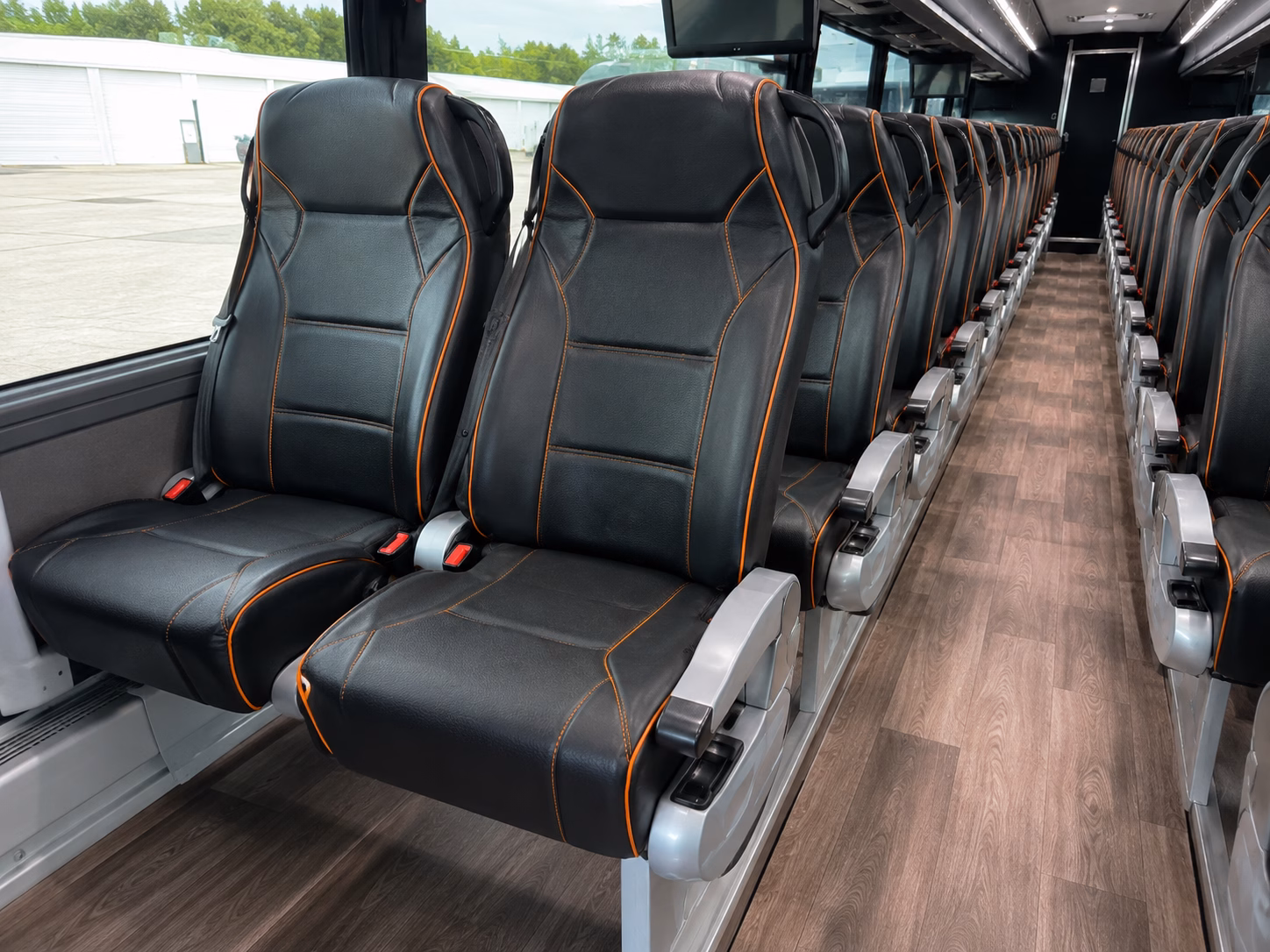 airport transfers for wedding guests flying into flint or detroit