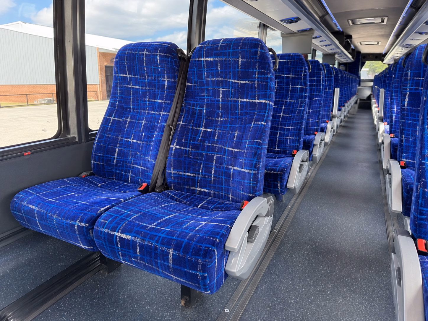 michigan wine trail charter bus rentals for large flint groups
